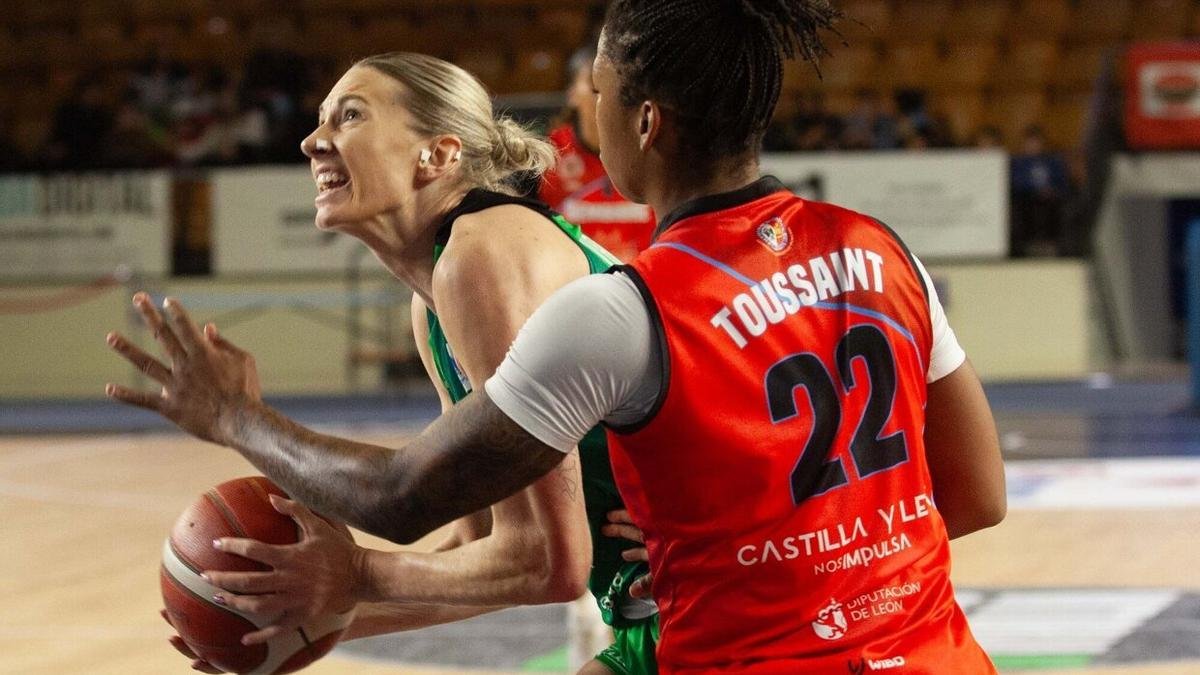Natalie Araski jugadora baloncesto Liga Femenina Endesa