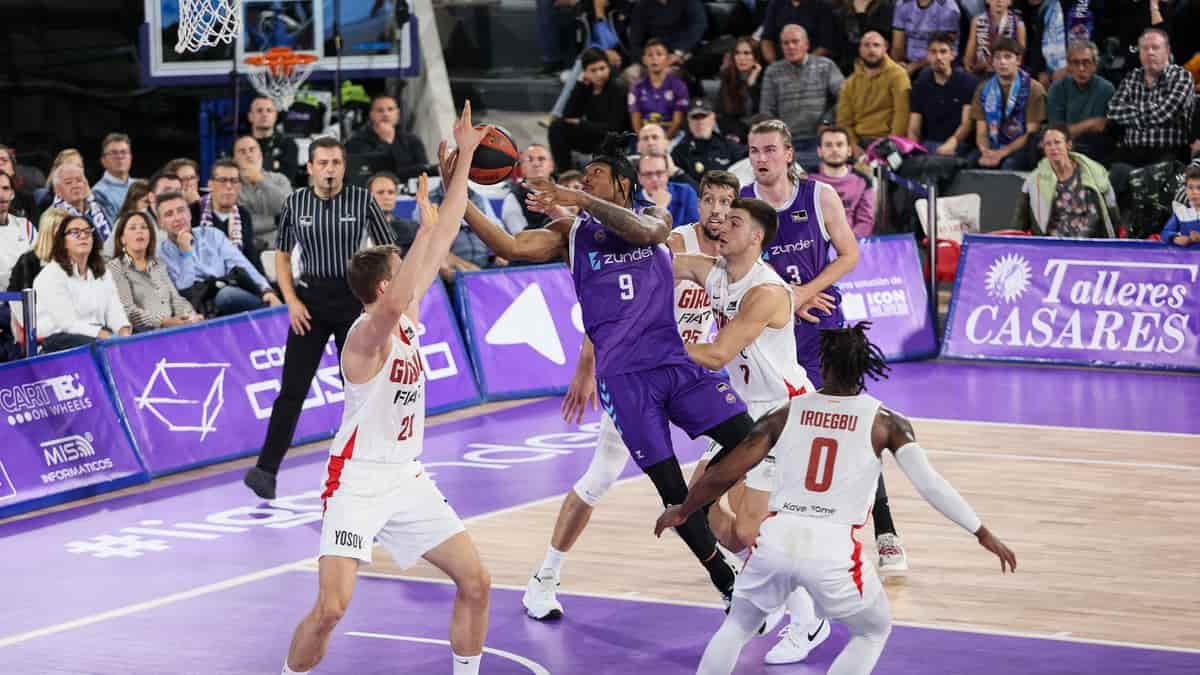 Mathieu Kamba, jugador de baloncesto de Zunder Palencia de la Primera FEB