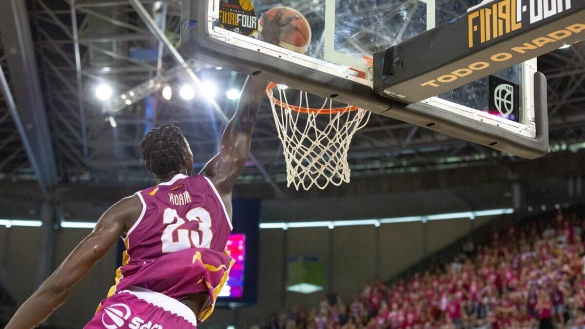 Kur Kuath, jugador de baloncesto del Força Lleida, asciende a Liga Endesa