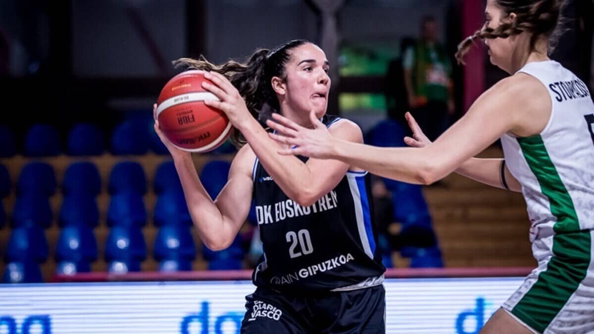 Natalia Rodriguez jugadora de baloncesto Araski de la Liga Femenina Endesa
