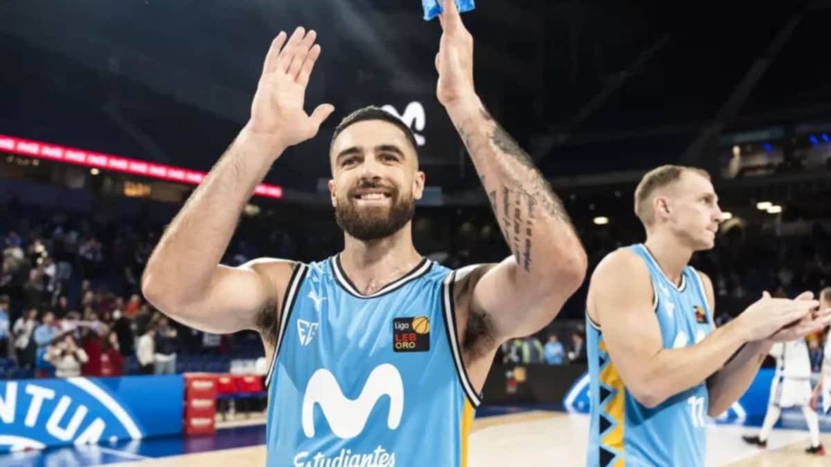 Francis alonso, jugador de estudiantes baloncesto de la primera feb