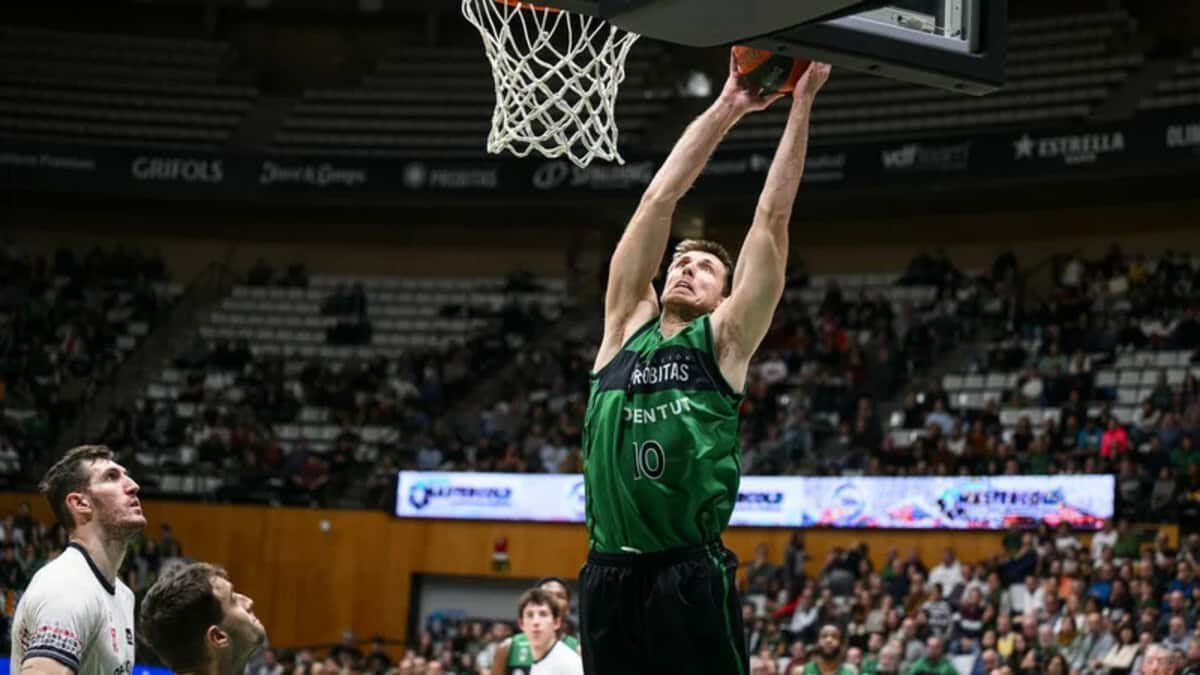 Vladi Brodziansky,, jugador de baloncesto del UCAM Murcia de liga endesa