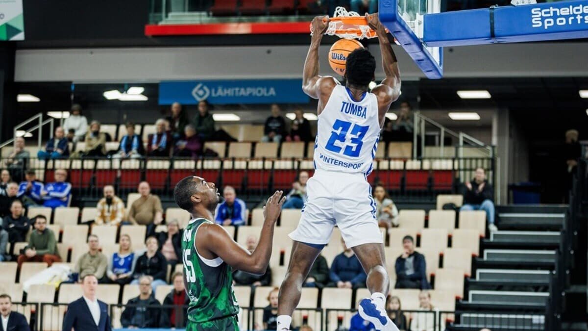 Thomas Tumba, jugador de baloncesto del CB Morón de primera feb