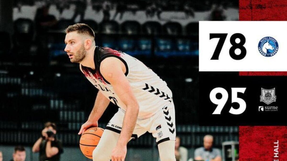 Bilbao Vs Napoli, foto con Kullamae en pretemporada ACB