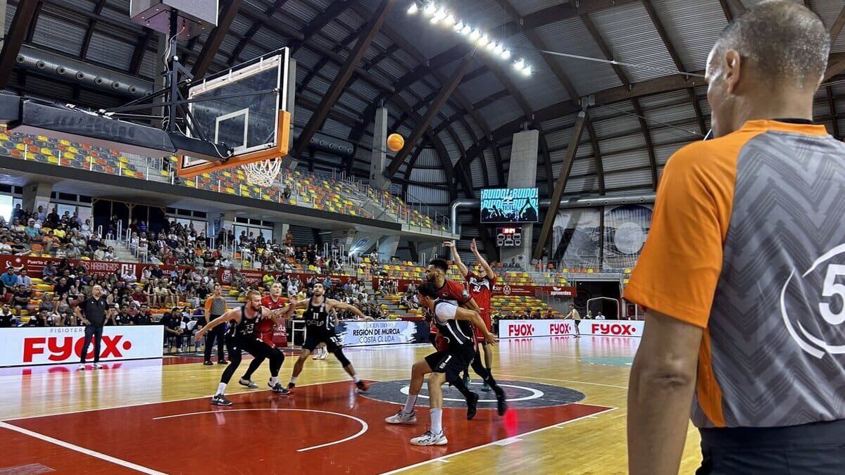 Covirán Granada Odilo Cartagena, torneo de pretemporada de baloncesto