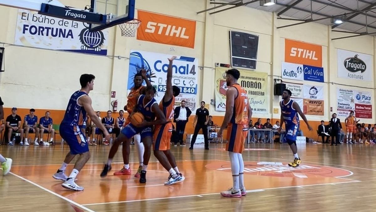 Baloncesto fuenlabrada vs moron baloncesto partido de primera feb
