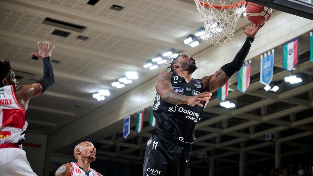 Derek Cooke, jugador de baloncesto de Hiopos Lleida, Liga Endesa