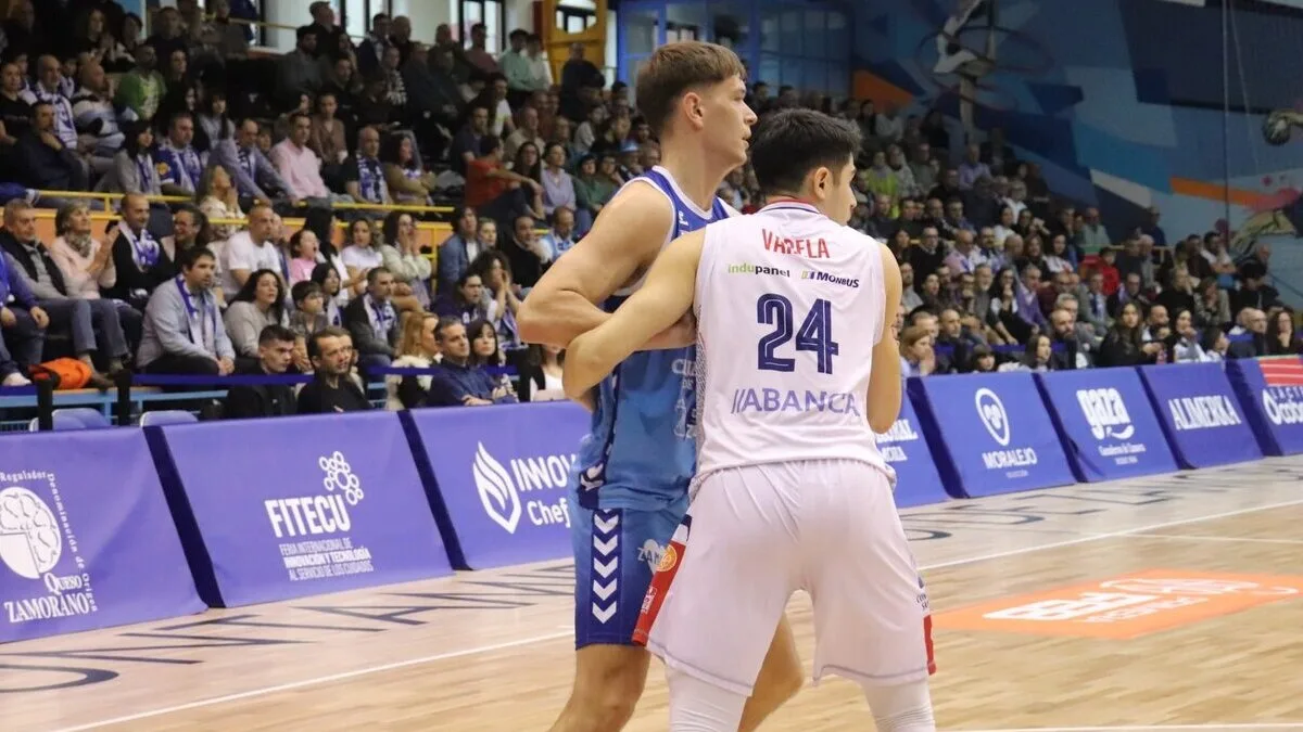 Obradoiro se gusta en la primera parte para ganar en Zamora (60-90)