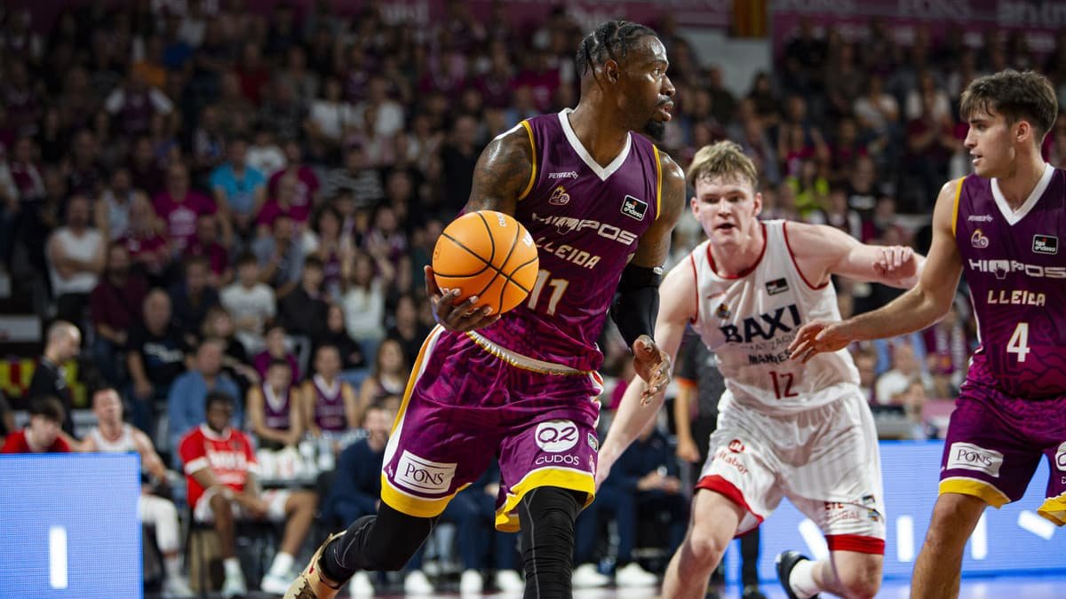 Derek Cooke, jugador de baloncesto de Hiopos Lleida, Liga Endesa.