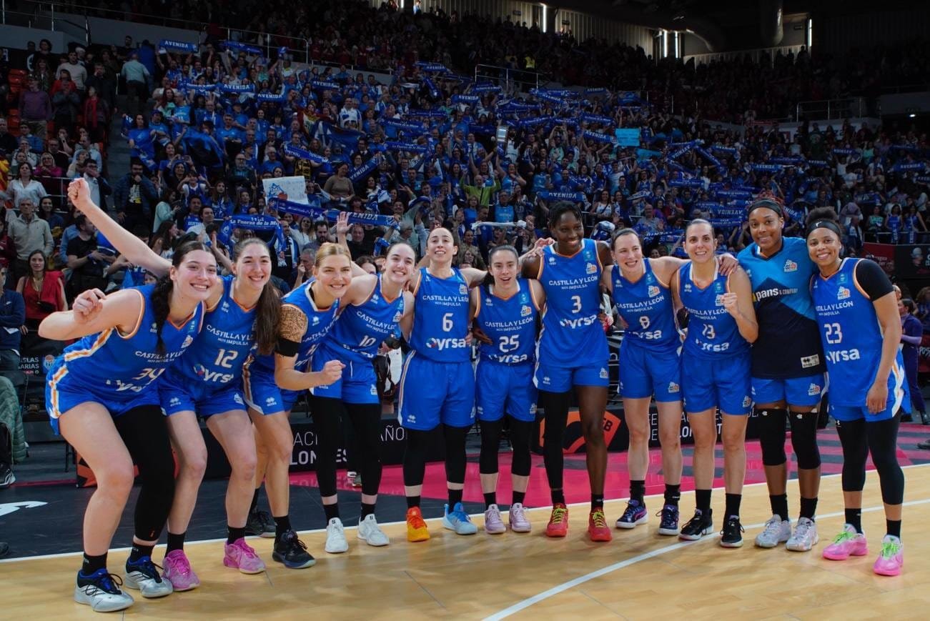 Las Jugadoras de Avenida celebrando el pase a la Final. 📸 Foto @VirPintado