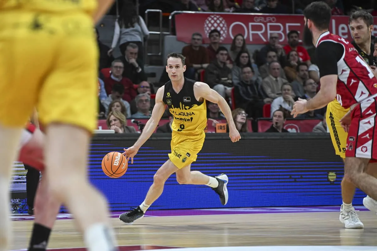 Marcelinho imparte un nuevo clinic y derrota a Casademont