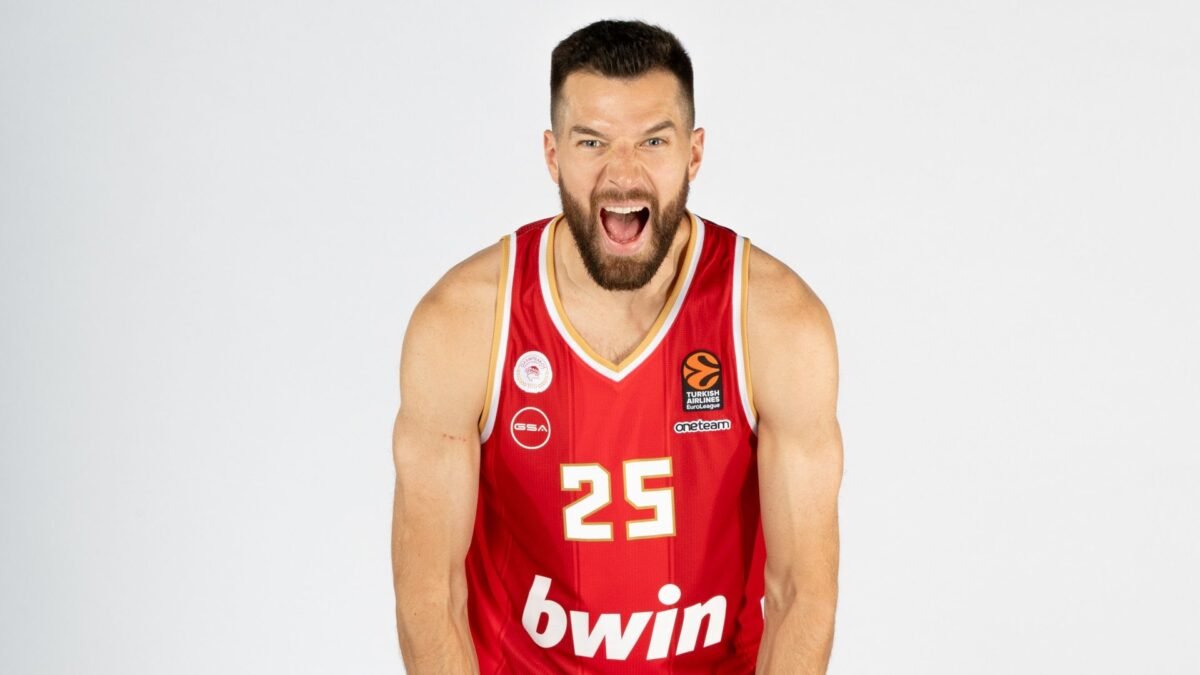 Alec Peters Olympiacos Real Madrid
