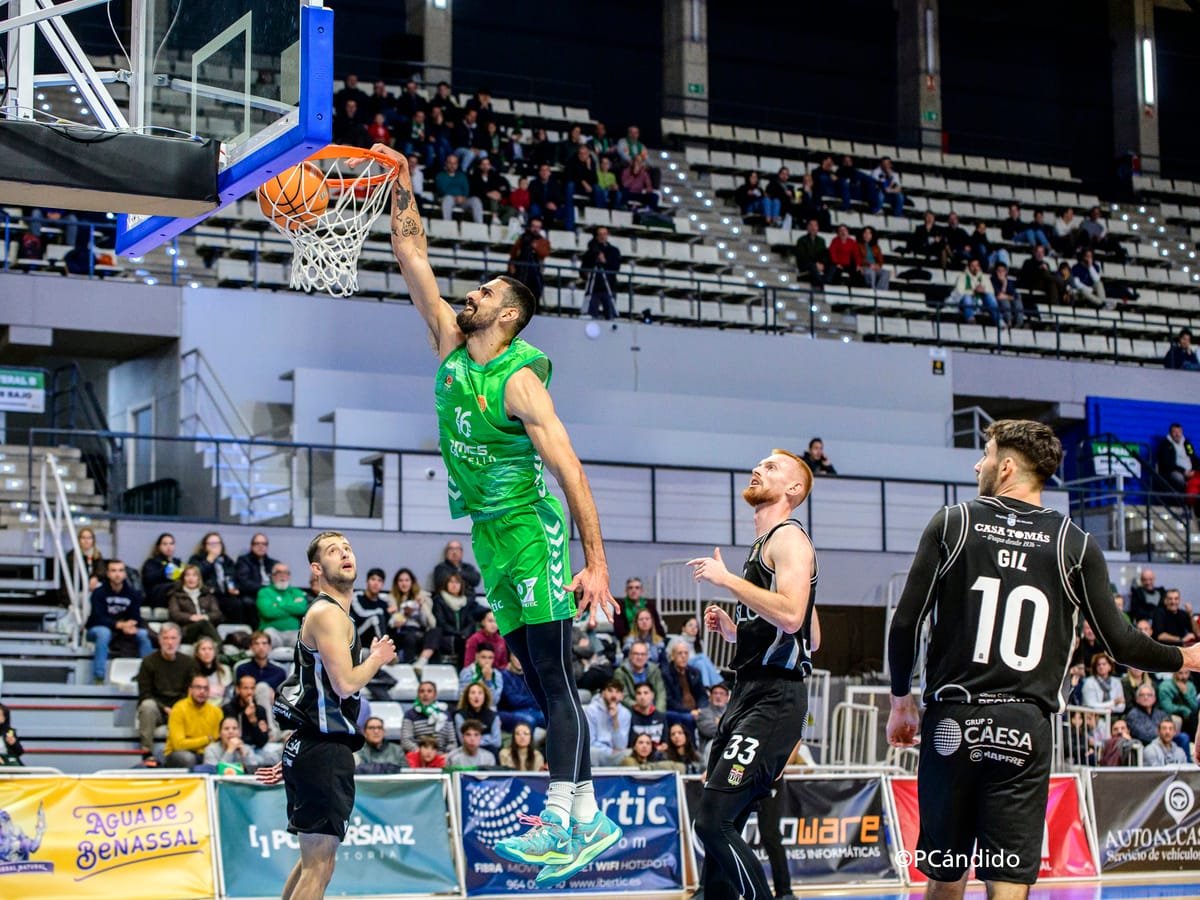 El joven pívot Aitor Etxeguren se incorpora al Obradoiro