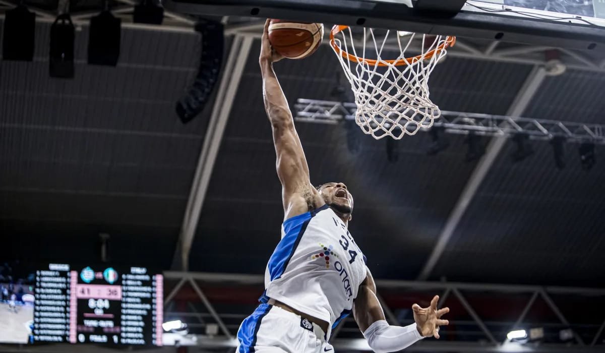 Antetokounmpo impone su ley ante Italia (75-66)
