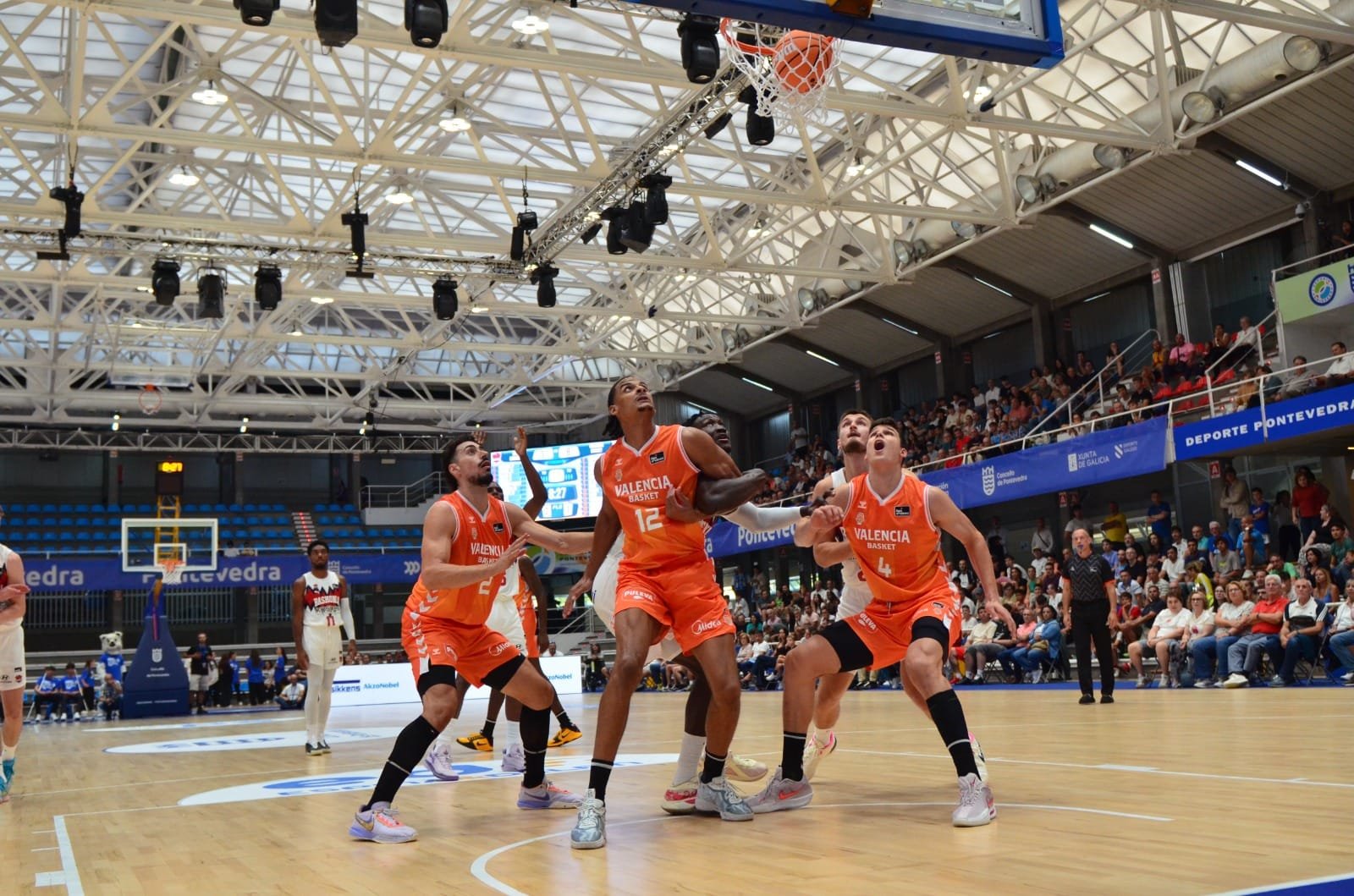 Valencia Basket arrolla a un inoperante Baskonia (84-99)