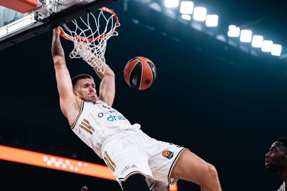 Asvel remonta para vencer con autoridad a Dubai (85-79)