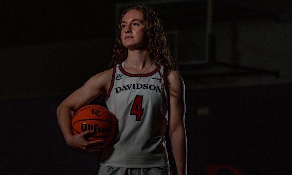 Elena Álvarez : «Quiero dar mi máximo para ganarme todos los minutos posibles»