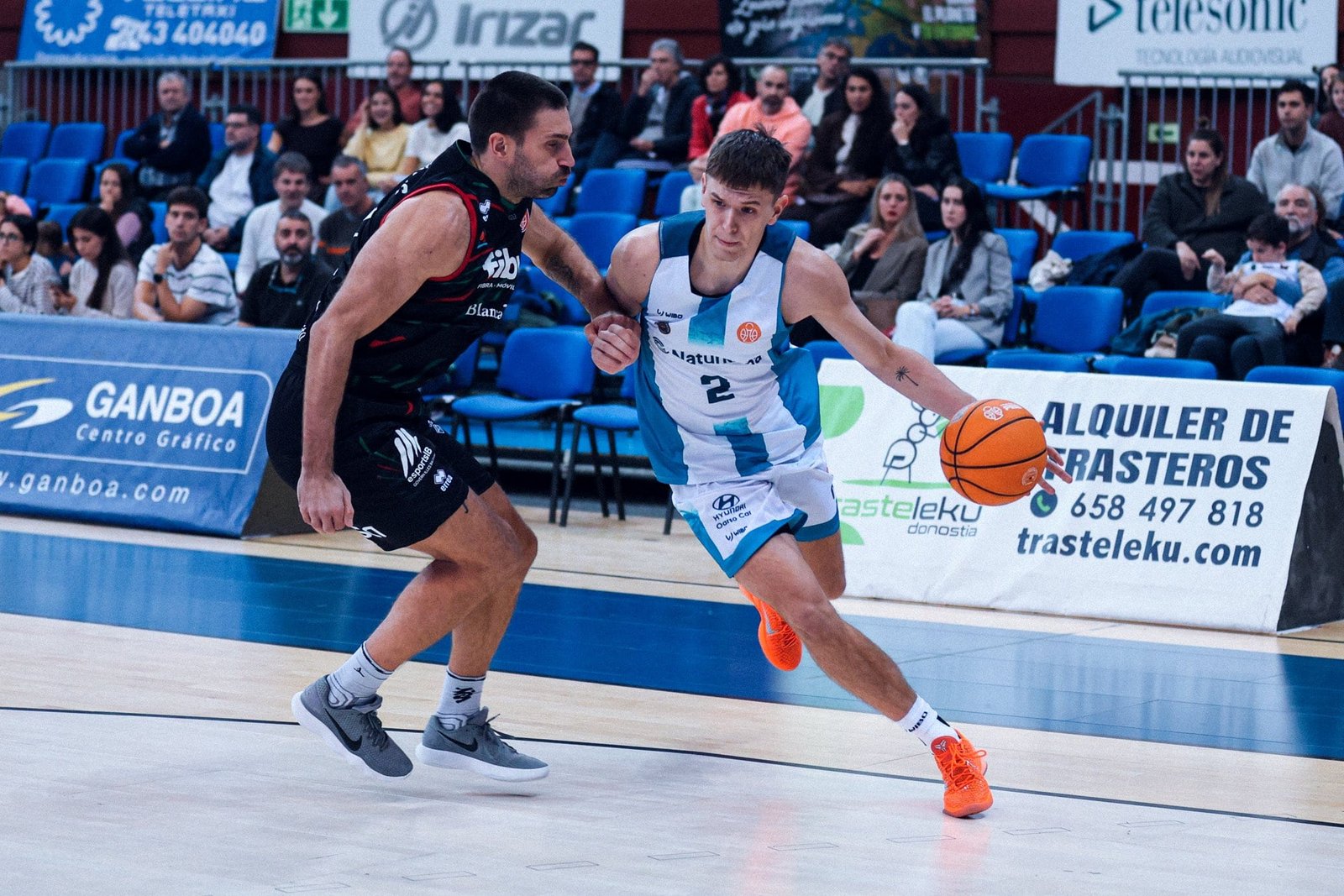 Fibwi Mallorca Bàsquet Palma remonta y suma la tercera (65-71)