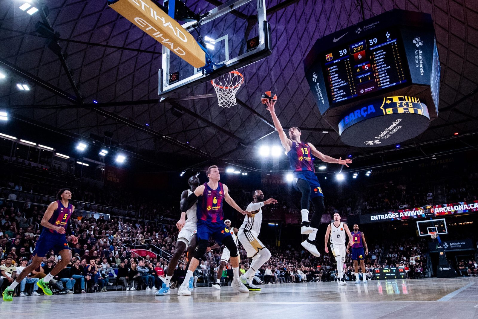 El Barça regala una victoria al regreso de Xavi Pascual al Palau (88-78)