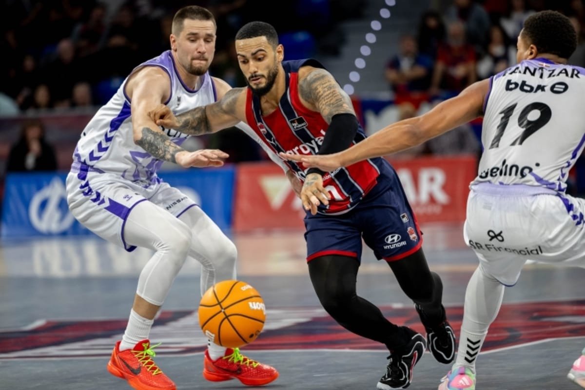 Galería – Baskonia va a más y supera a Surne Bilbao en el derbi vasco