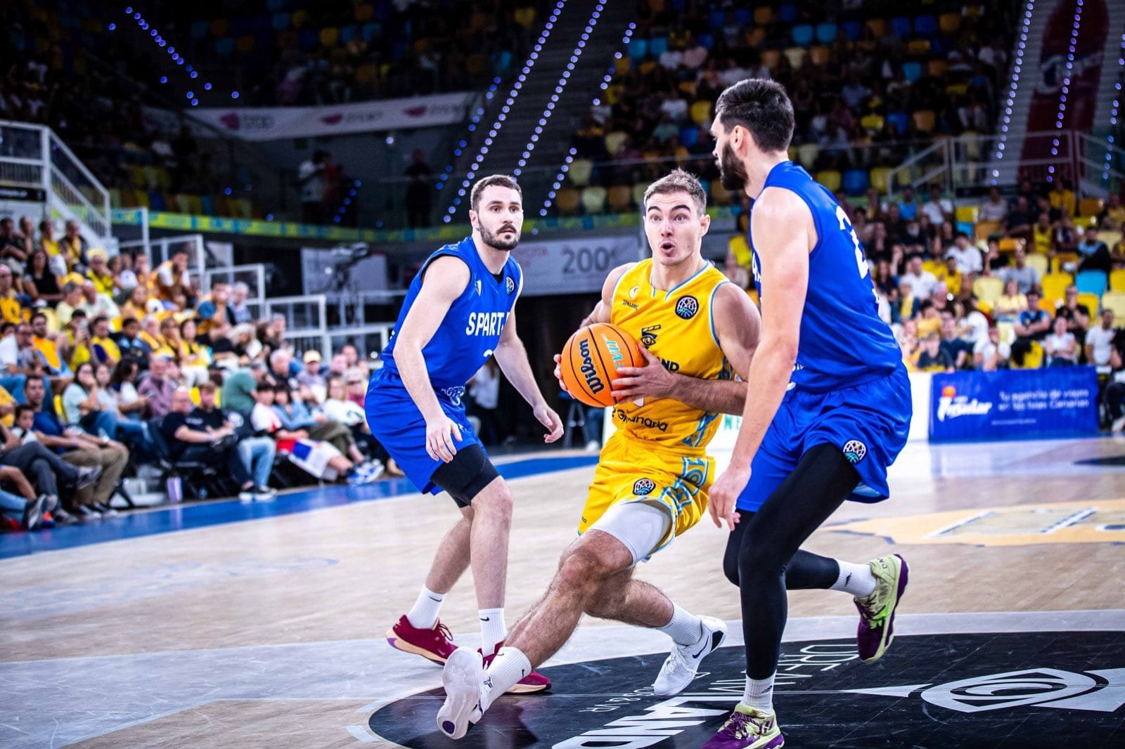 Granca vence con autoridad a Spartak y sigue invicto (77-62)