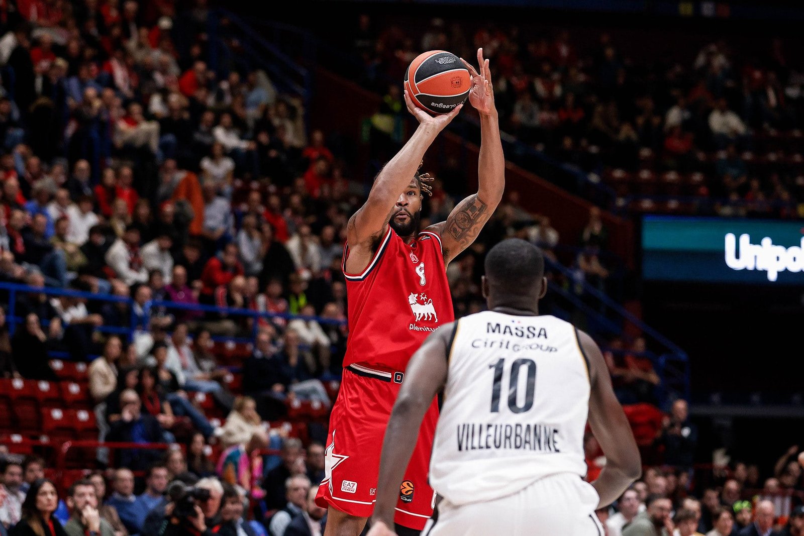 Milán domina para vencer a un físico Asvel (80-72)