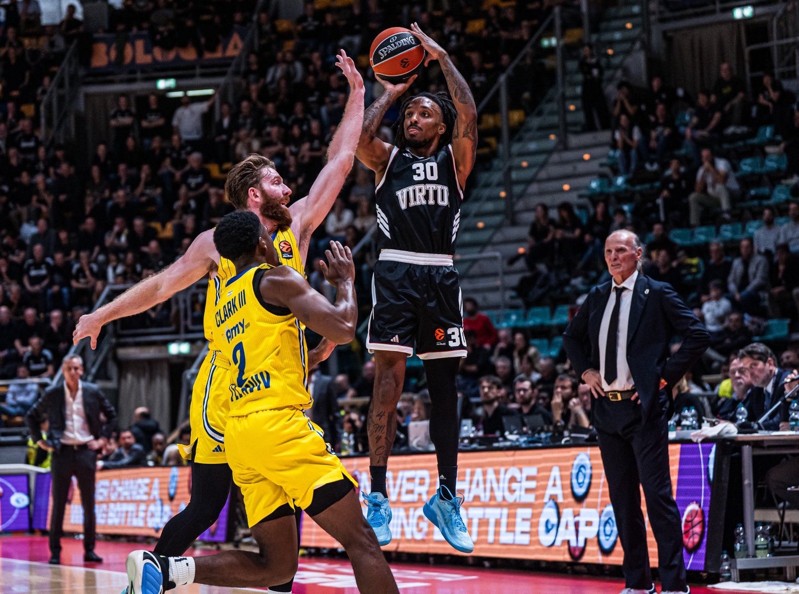 Virtus reacciona a tiempo para vencer a Maccabi (99-89)