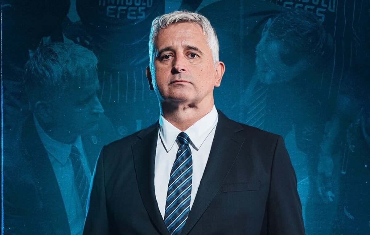 Anadolu Efes despide a su técnico serbio Igor Kokoskov