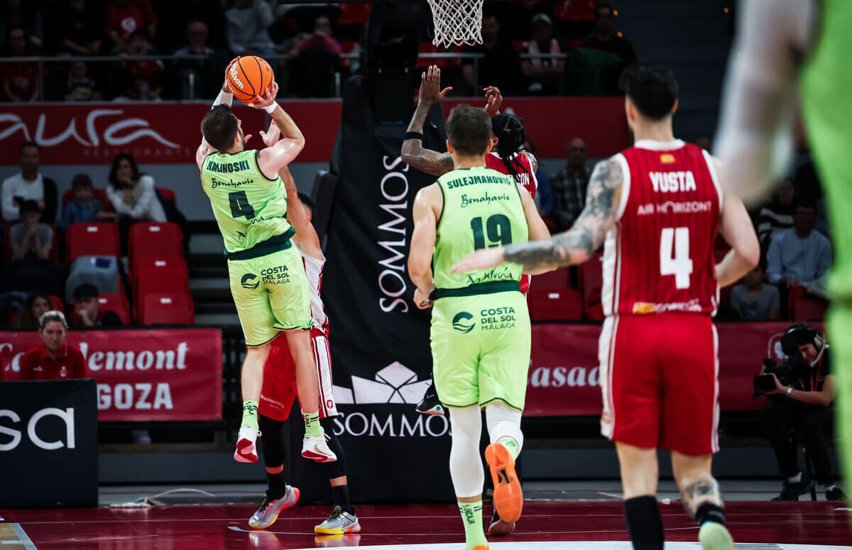Unicaja se lleva la victoria en Zaragoza desde el triple (79-86)