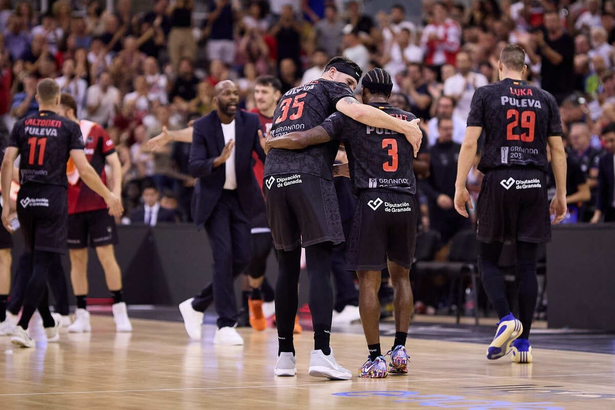 La puerta que se cierra en Granada, otra se abre en Santiago