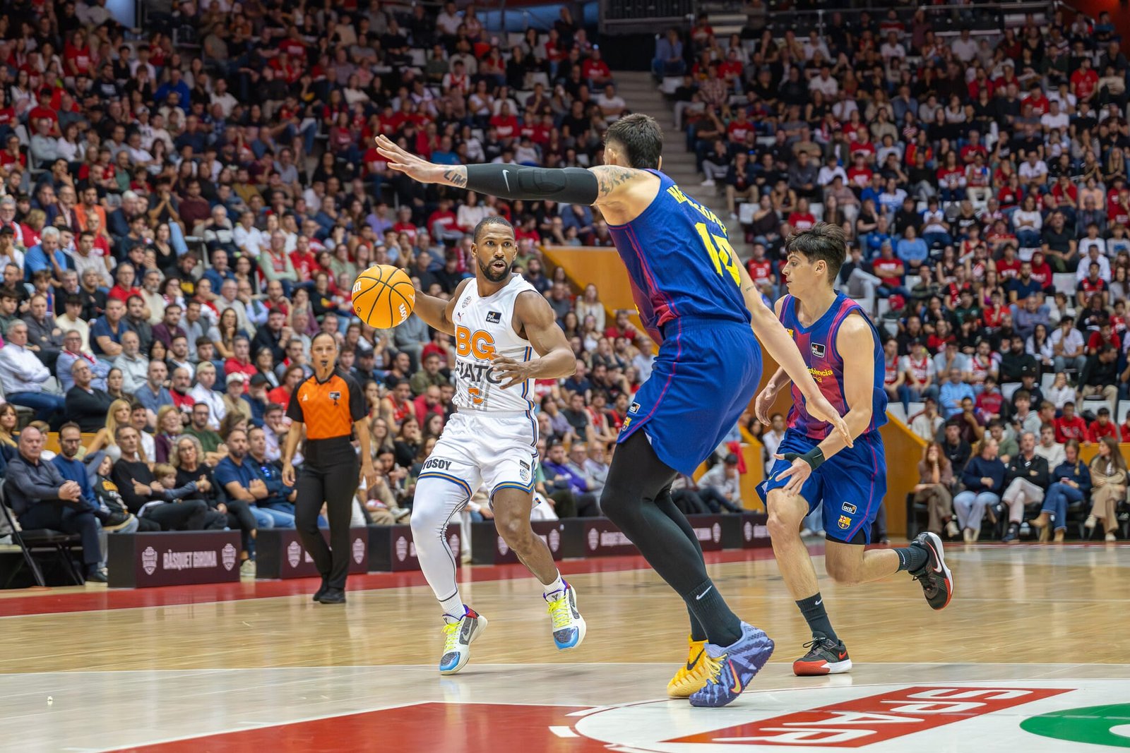 Bàsquet Girona se lleva el derbi catalán ante el Barça (96-78)