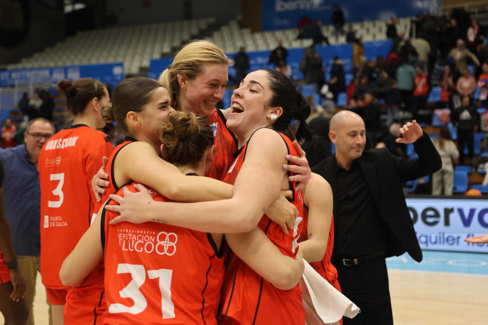 Durán Maquinaria Ensino gana al son de su juego interior (84-57)