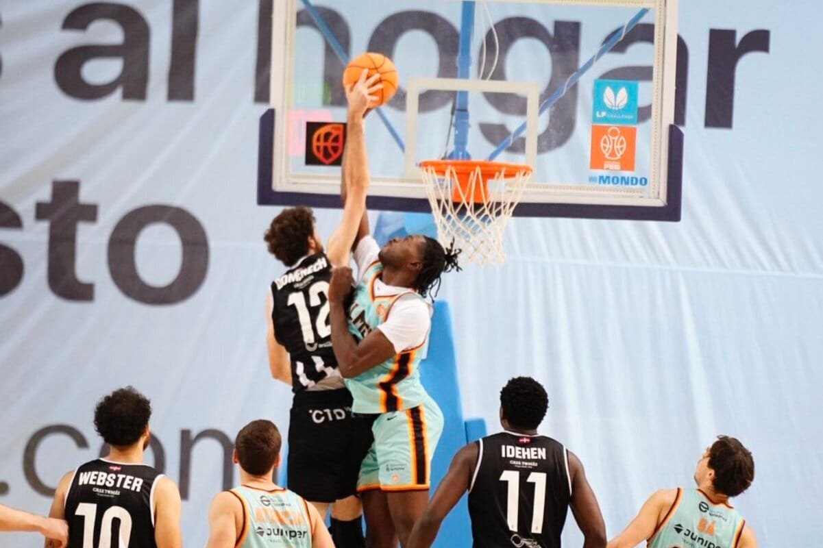 Palmer Basket se lleva un duelo vital (77-68)