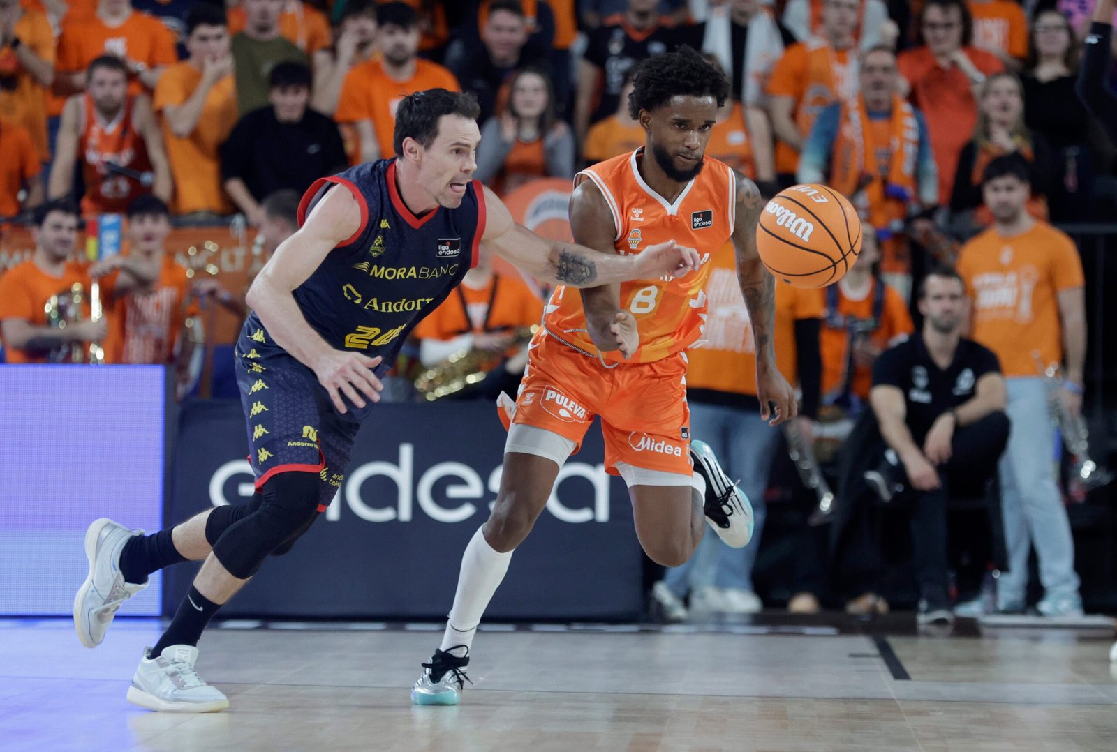 Valencia Basket remonta 17 puntos para ganar a un combativo Andorra