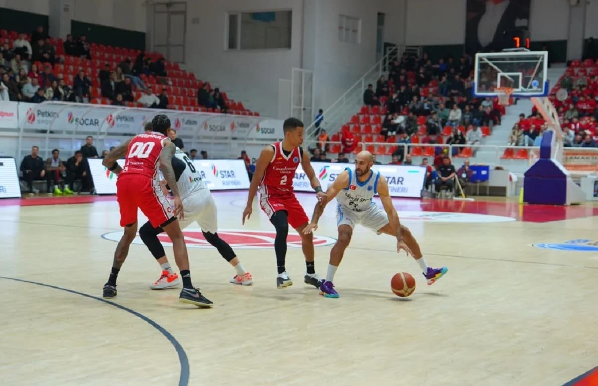 Casademont Zaragoza se desconecta en un pésimo último cuarto (98-75)