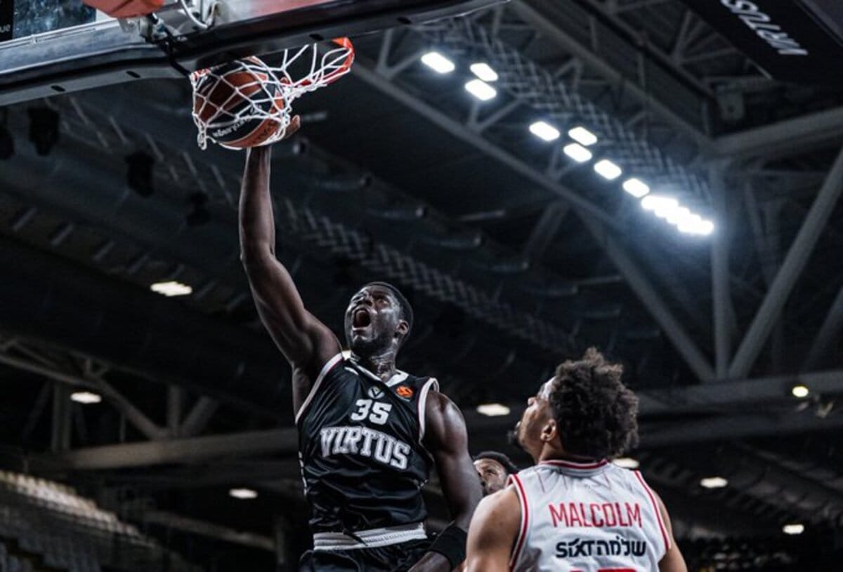 Hapoel despierta en el último cuarto ante Virtus (74-79)