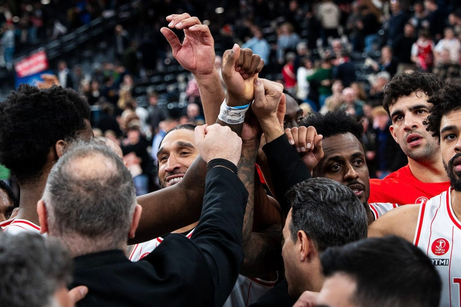 Hapoel afianza su liderato en el debut de Pesic en Múnich (82-92)