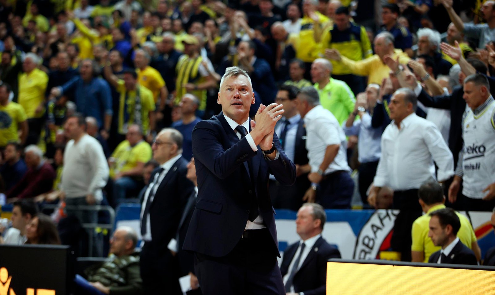 Panathinaikos sorprende a Fener en Estambul (77-81)