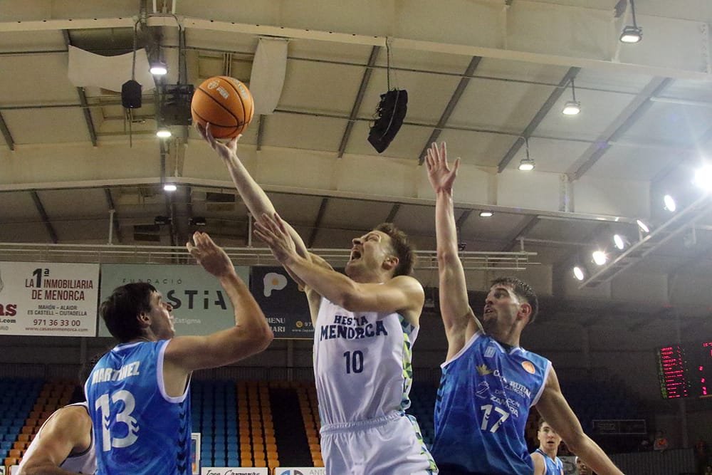 El Hestia Menorca consigue su cuarto triunfo con autoridad