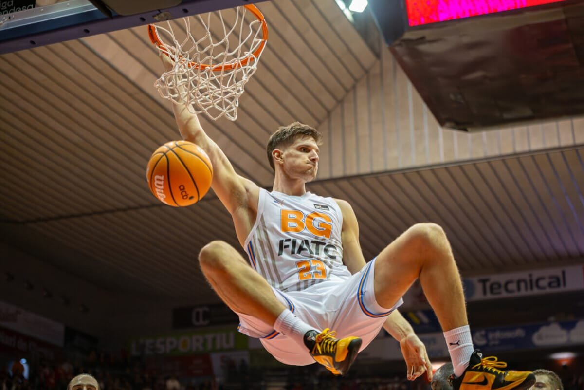 Bàsquet Girona roza lo perfección ante Río Breogán en Fontajau (103-80)