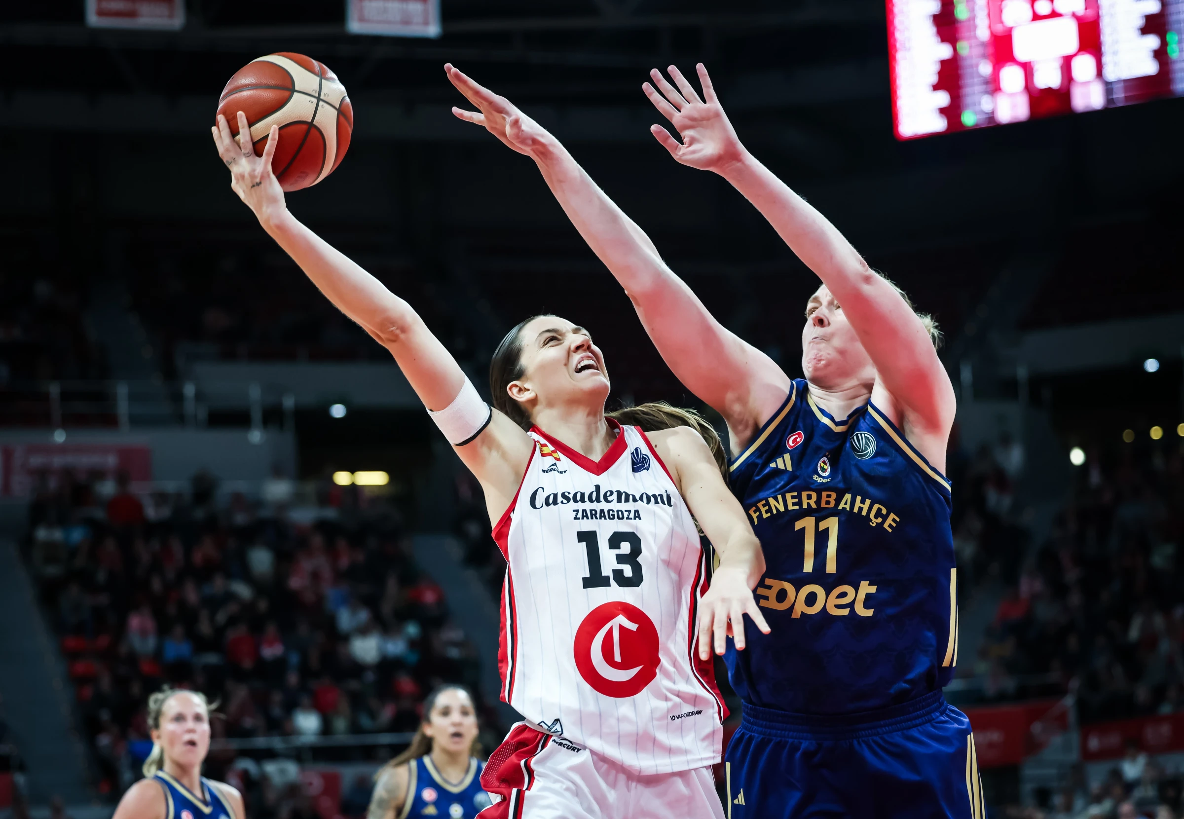 Casademont se desmorona contra un gigante (64-95)