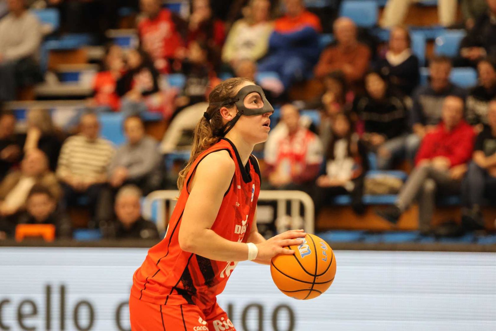 Durán Maquinaria Ensino vence a la Penya en el Pazo (72-57)