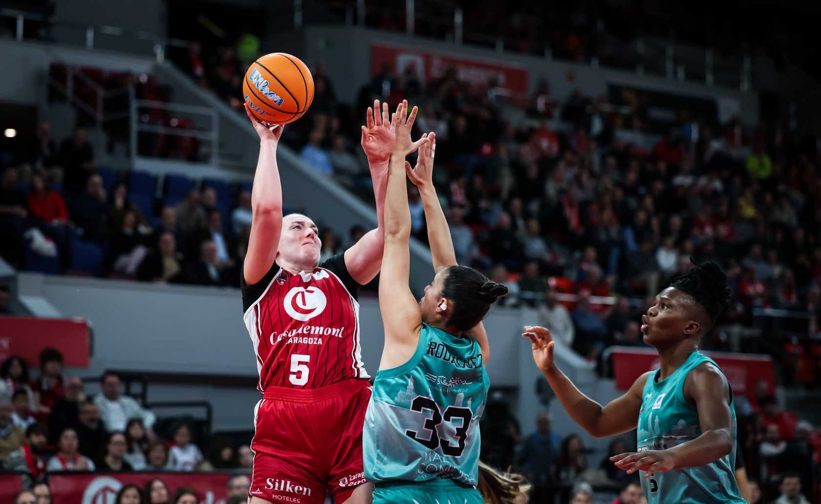 Casademont Zaragoza sufre pero gana (62-59)