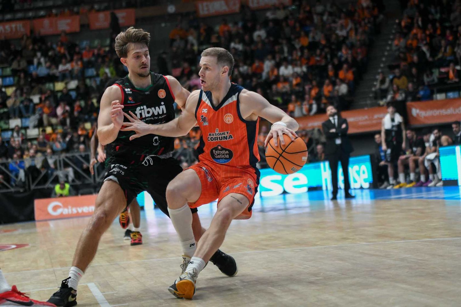 Leyma Coruña se impone con comodidad en el Coliseum (94-72)
