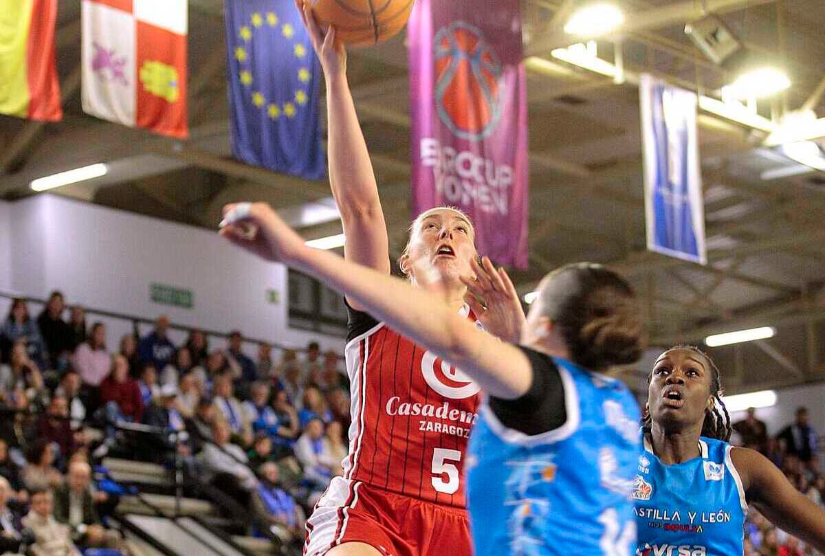 Casademont Zaragoza sigue líder y gana en Salamanca (63-76)