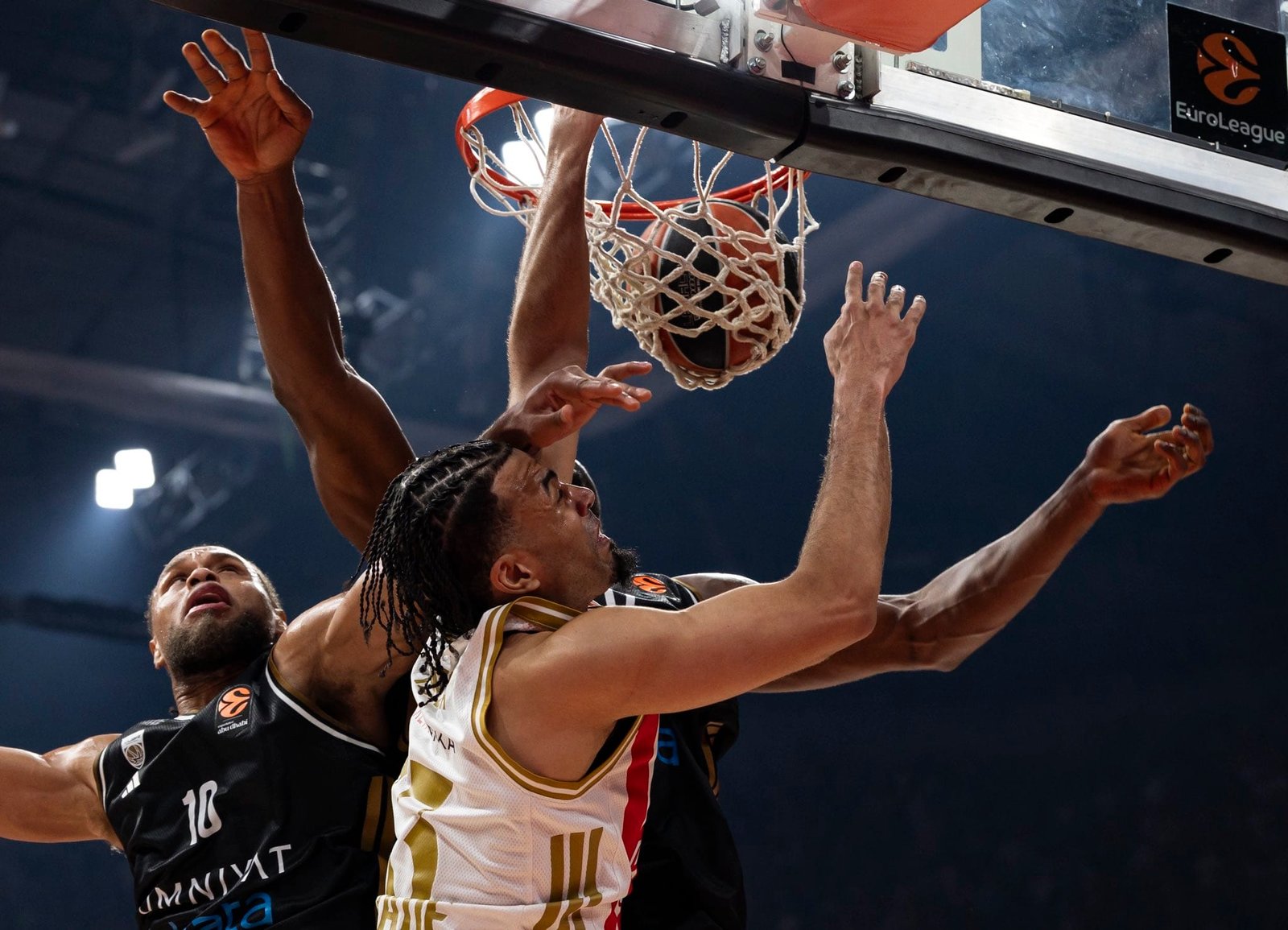 Estrella Roja sufre para vencer a Dubai Basket (95-92)