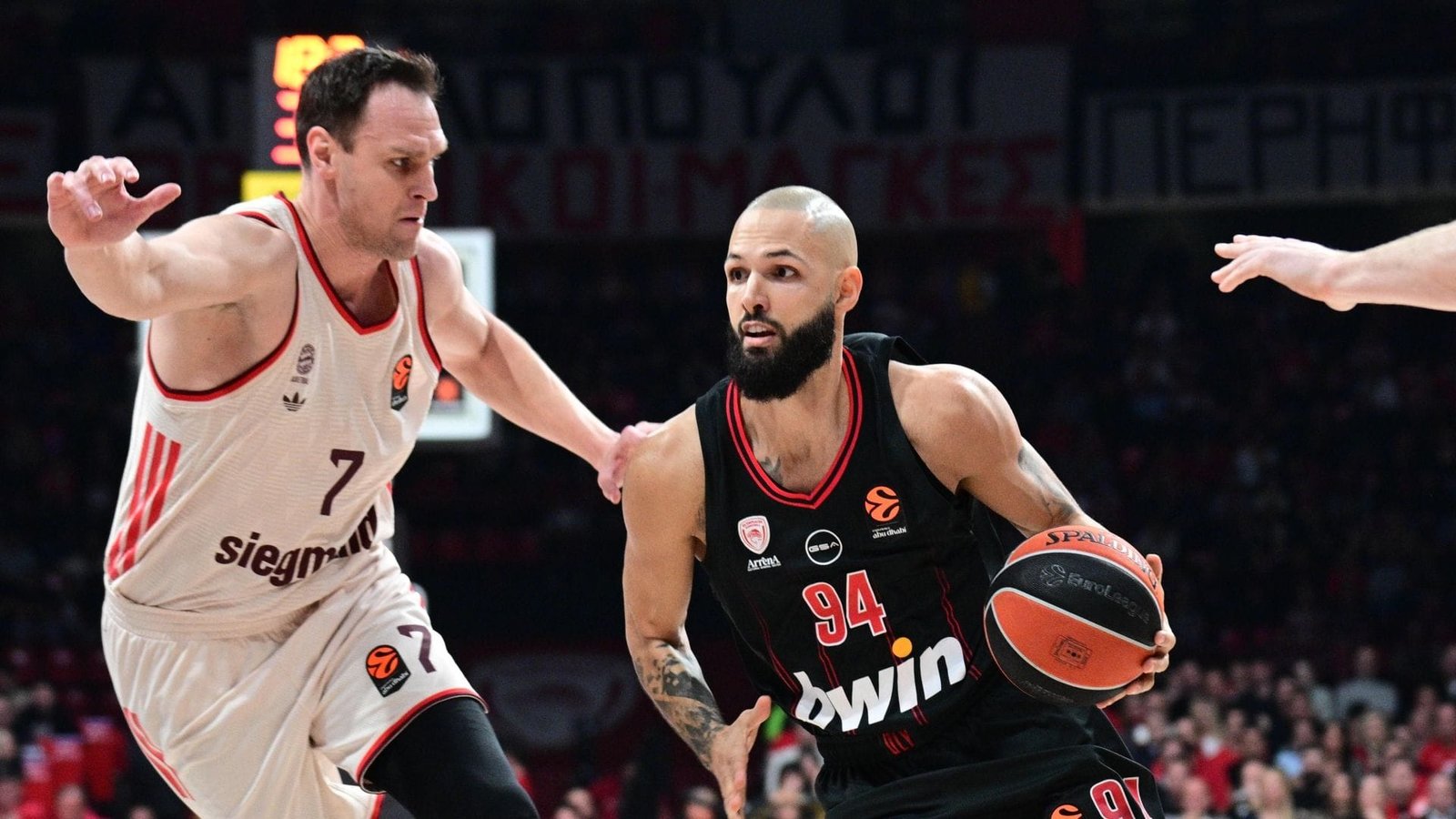 Olympiacos BC despierta tras el descanso ante Bayern (95-80)