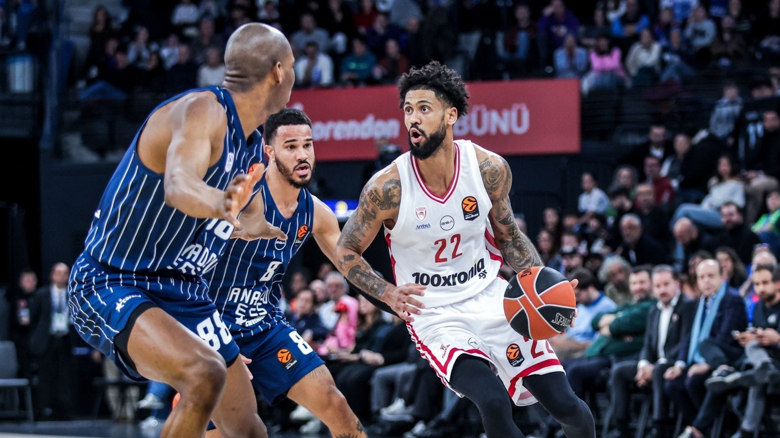 Olympiacos reacciona en el cuarto final ante Efes (68-74)