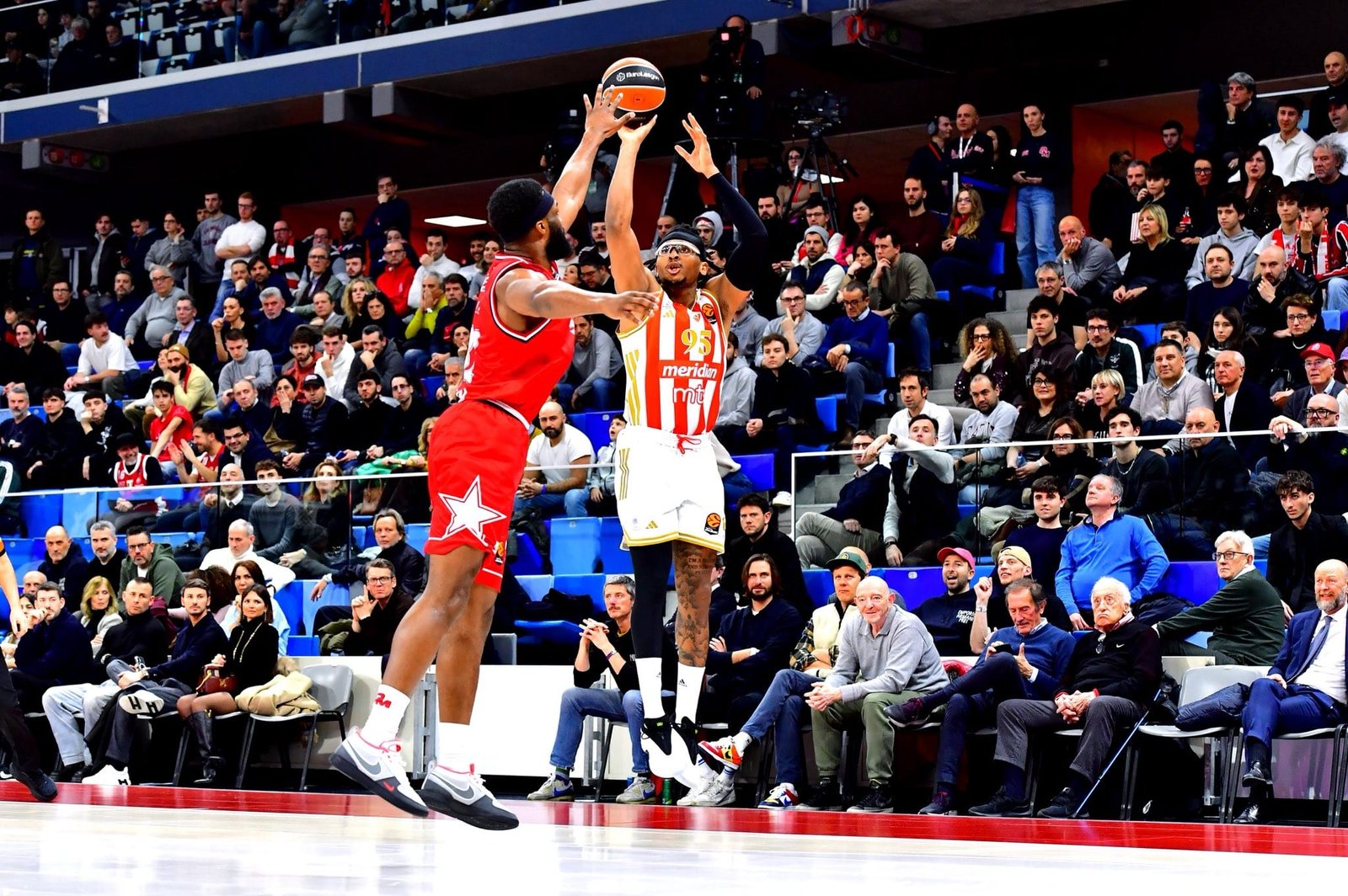 Estrella Roja remonta para ganar en Milán (96-104)