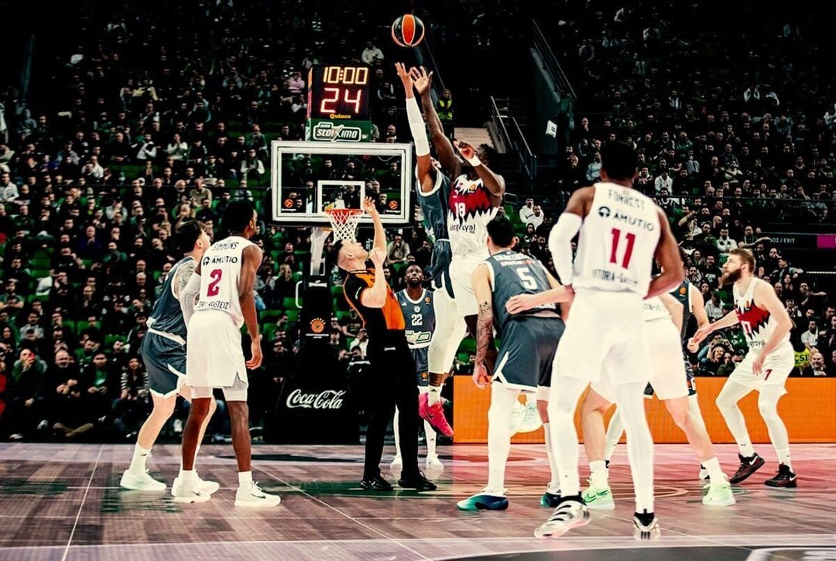 Panathinaikos aplasta a Baskonia en Atenas (93-74)